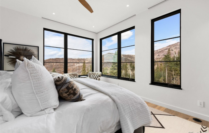 33915 Meadow Creek Drive Photo