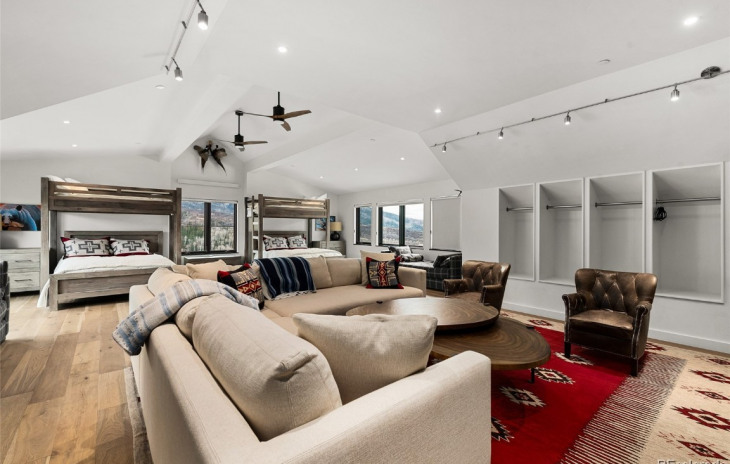 33915 Meadow Creek Drive Photo