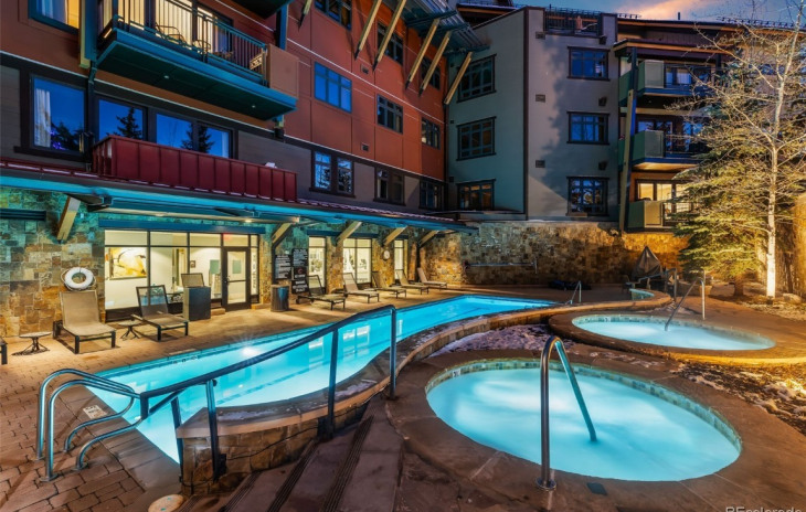 2250 Apres Ski Way Photo