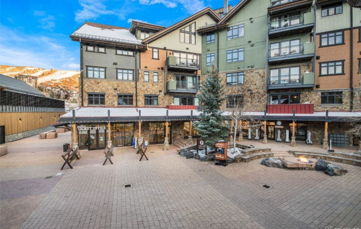 2250 Apres Ski Way Photo