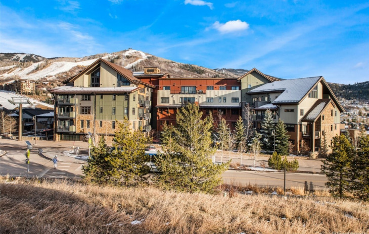 2250 Apres Ski Way Photo