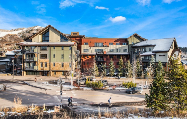 2250 Apres Ski Way Photo