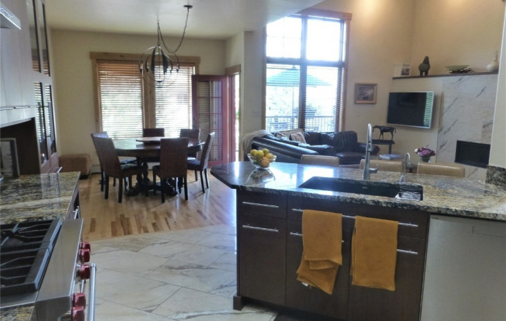 1519 Flattop Circle Photo