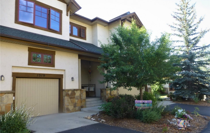 1519 Flattop Circle Photo