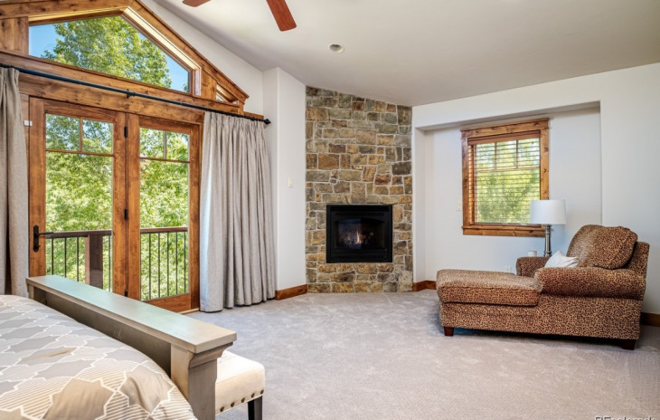 1095 Longview Circle Photo