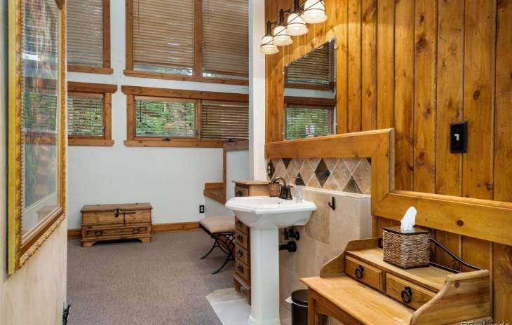 2747 Burgess Creek Road Photo