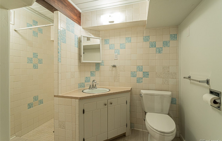 1061 Village Lane Photo