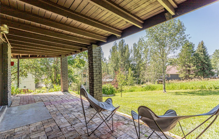 1061 Village Lane Photo