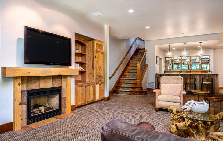 1333 Steamboat Boulevard Photo