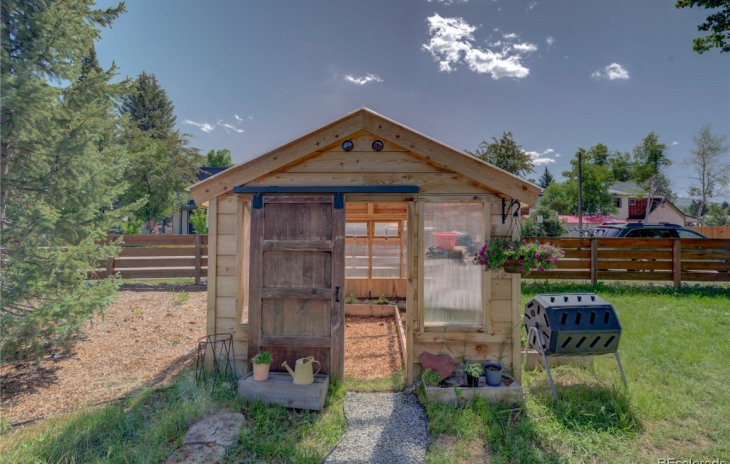 561 Crawford Avenue Photo