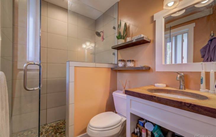 561 Crawford Avenue Photo