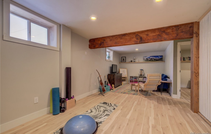 561 Crawford Avenue Photo