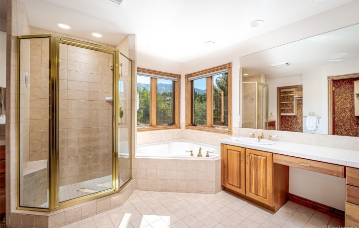 40 Steamboat Boulevard Photo