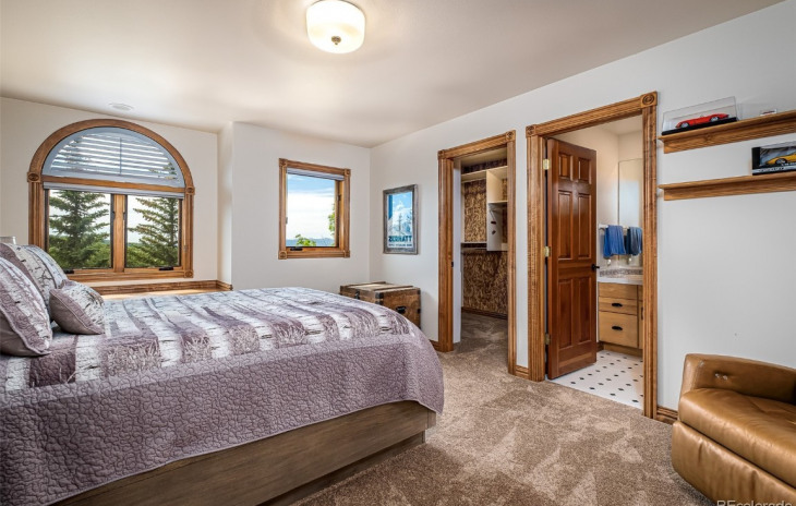 40 Steamboat Boulevard Photo