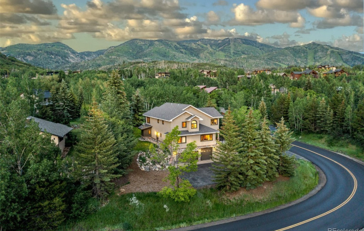 40 Steamboat Boulevard Photo