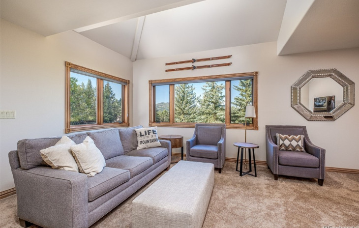 40 Steamboat Boulevard Photo