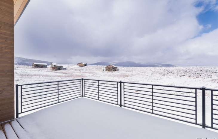 23395 Stageline Avenue Photo