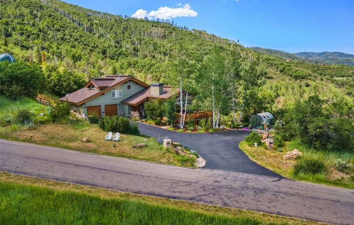 34735 Country Green Road Photo