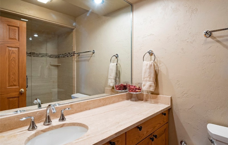 34735 Country Green Road Photo