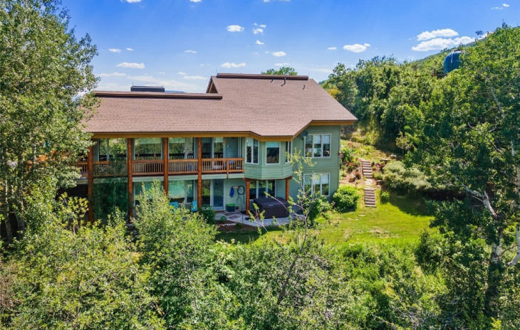 34735 Country Green Road Photo