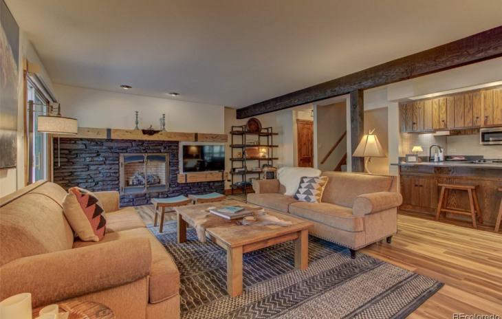 2565 Apres Ski Way Photo