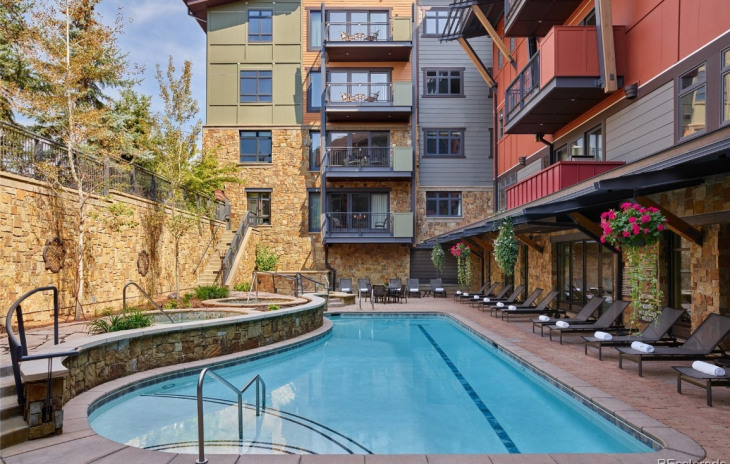 2250 Apres Ski Way Photo