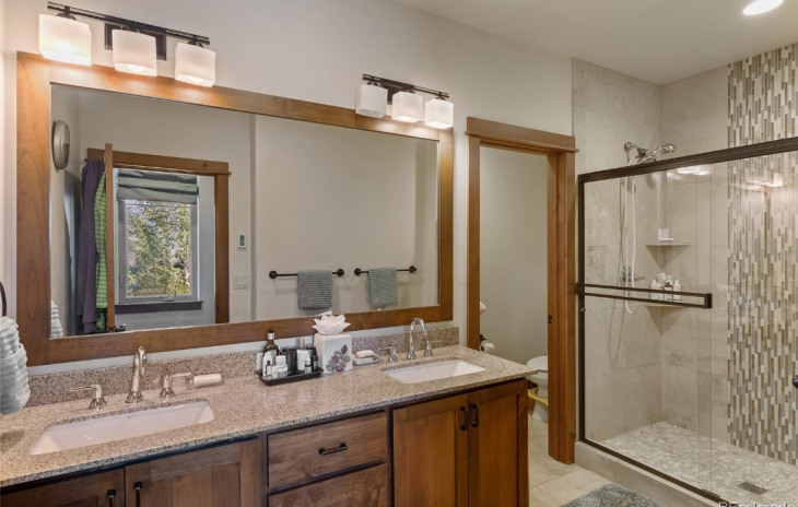653 Clermont Circle Photo
