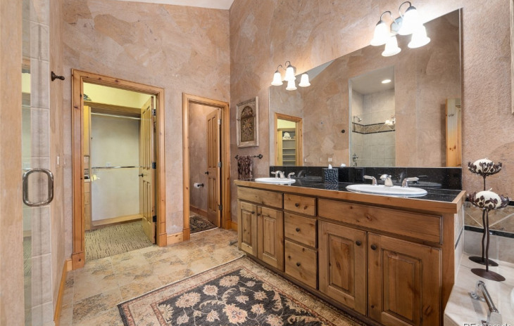 1727 HighlAnd WAy Photo