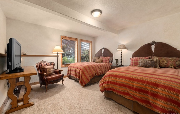 1727 HighlAnd WAy Photo
