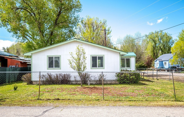 300 N Pine Street Photo