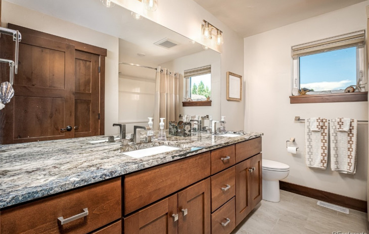 591/593 Mesa Lane Photo