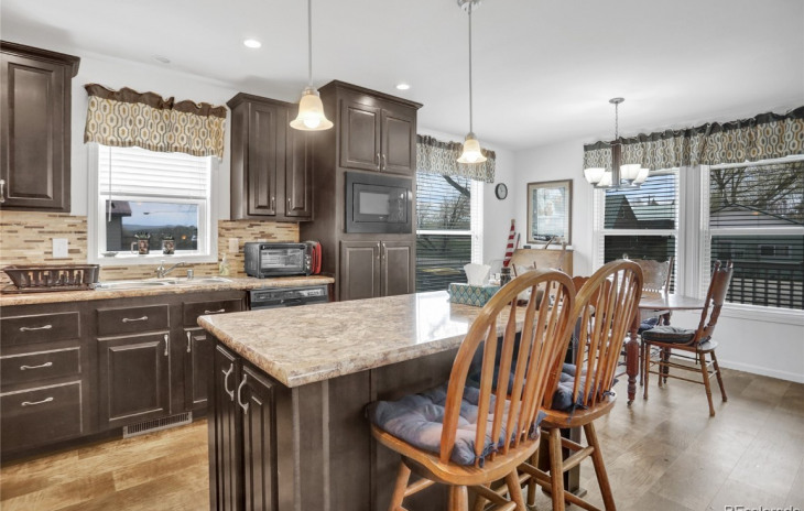 748 E Washington Avenue Photo