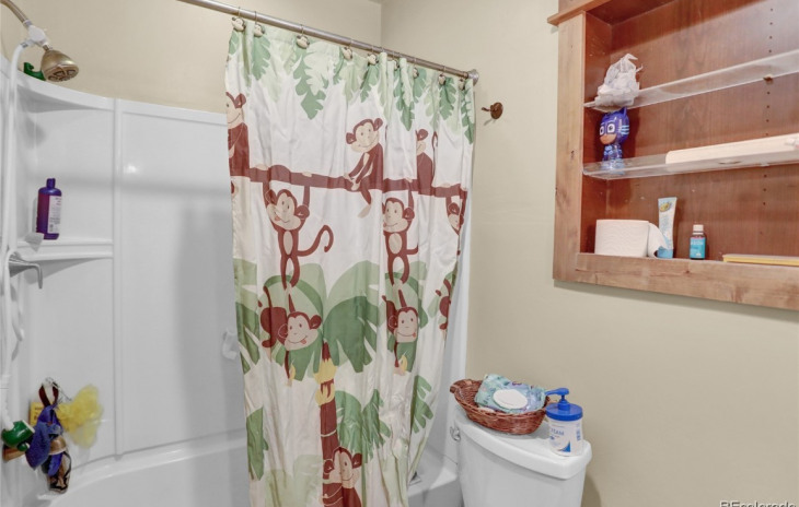 21455 Second Avenue Photo