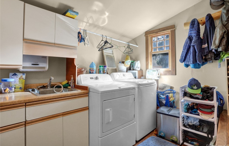 21455 Second Avenue Photo