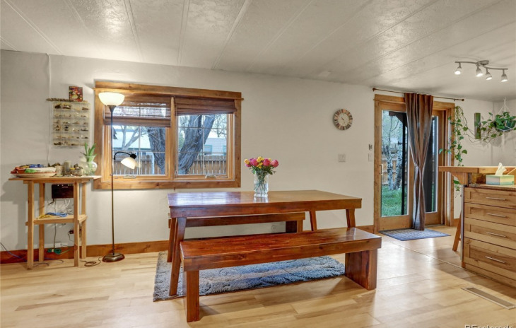 21455 Second Avenue Photo