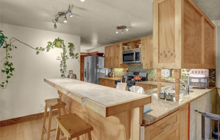 21455 Second Avenue Photo