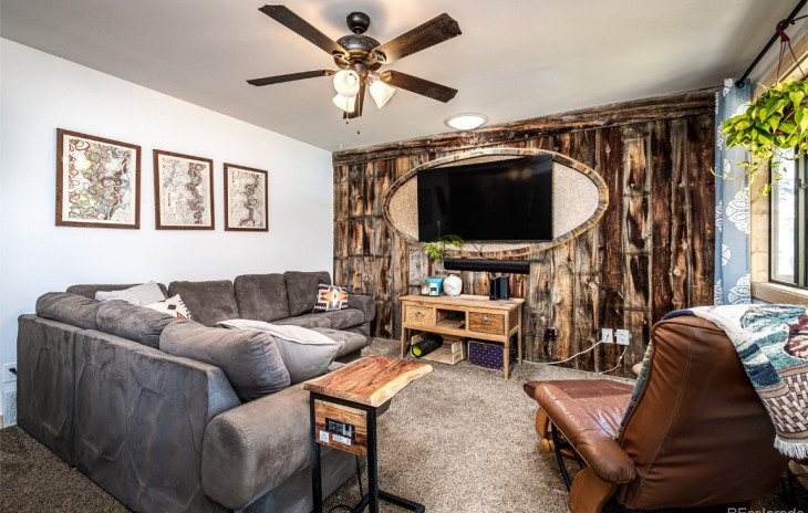 434 Clover Circle Photo