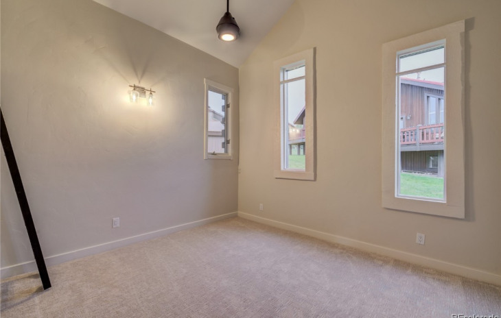498 Tamarack Drive Photo