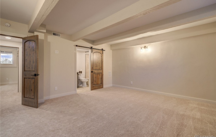 498 Tamarack Drive Photo