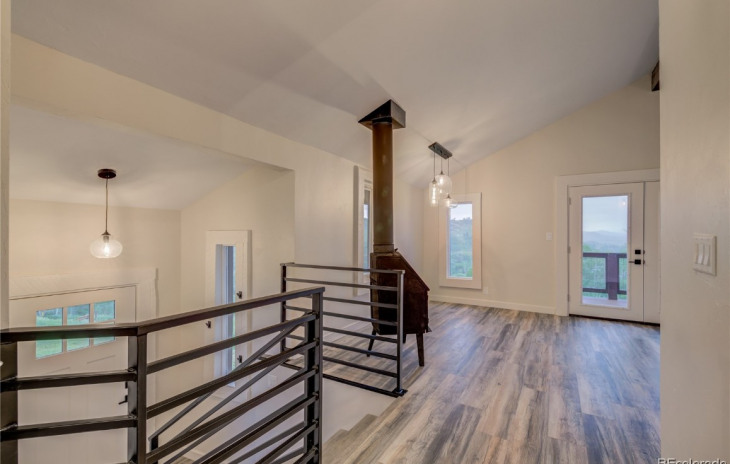 498 Tamarack Drive Photo