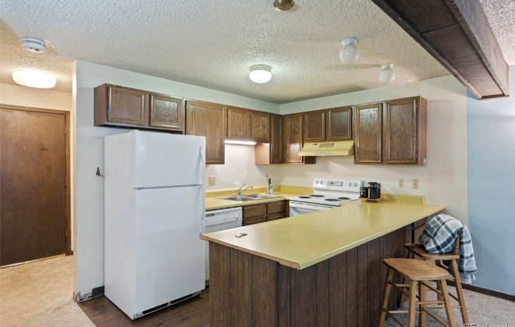 465 Tamarack Drive Photo