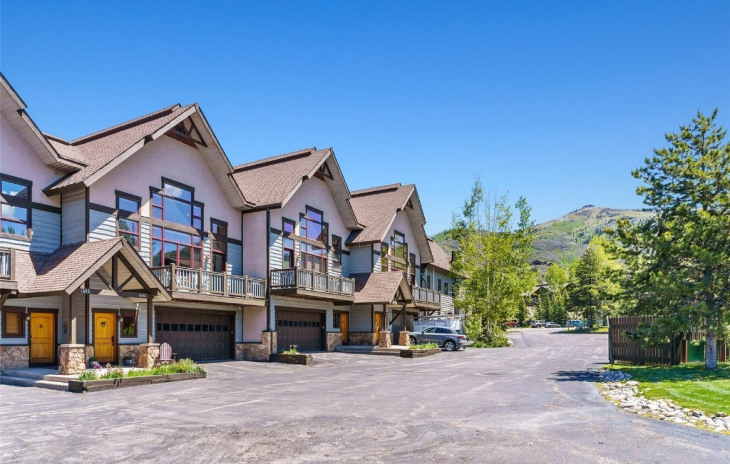 1698 Alpine Vista Court Photo