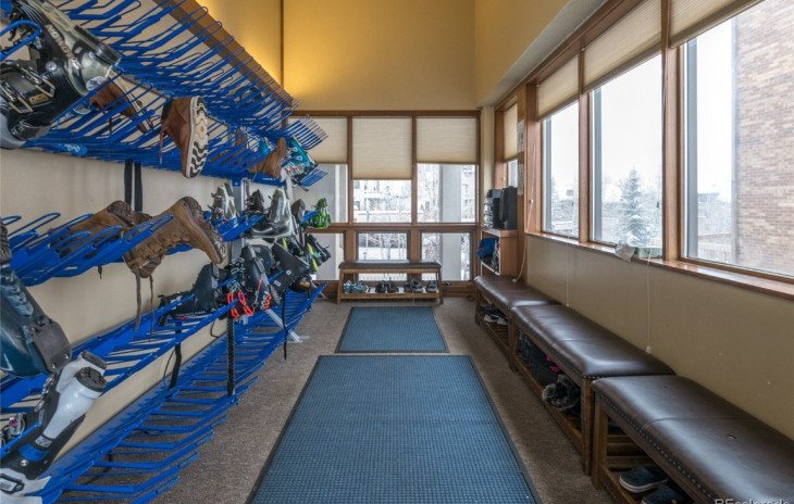 2308 Ski Trail Lane Photo