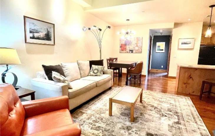 35 5th Street Photo