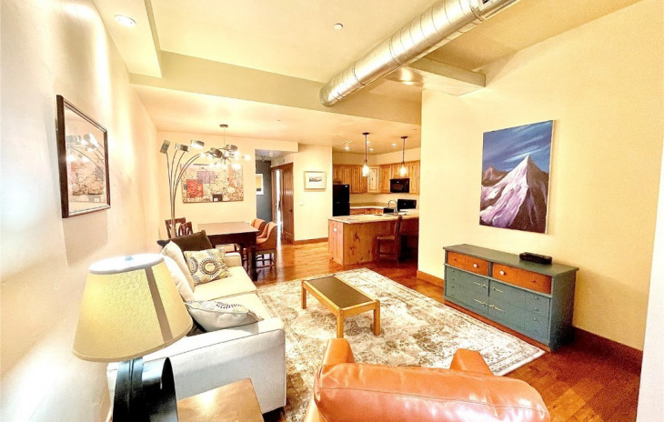 35 5th Street Photo