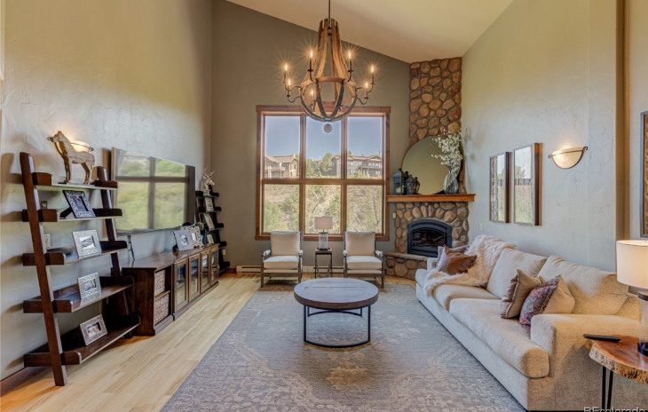 1169 Hilltop Parkway Photo