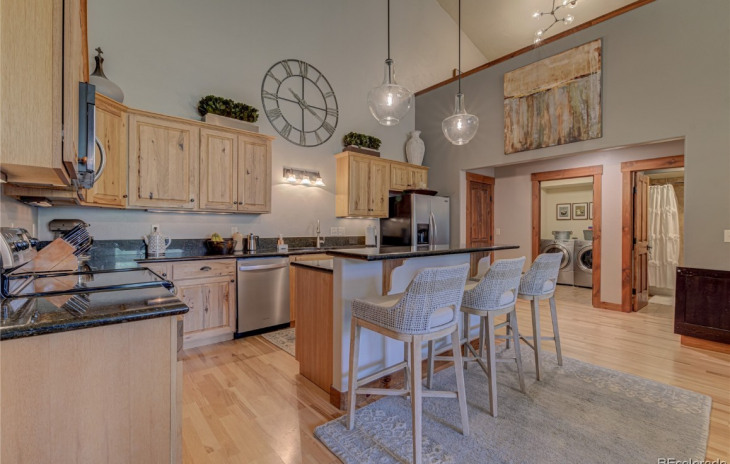 1169 Hilltop Parkway Photo