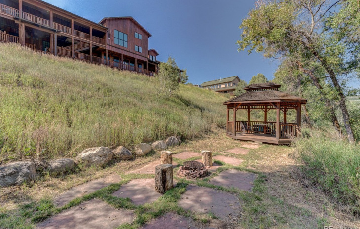 1169 Hilltop Parkway Photo