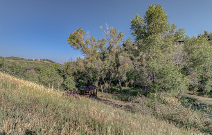 1169 Hilltop Parkway Photo
