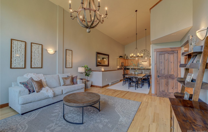 1169 Hilltop Parkway Photo